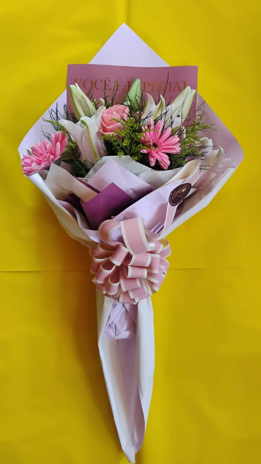 Buquê de Rosas, Gerbera e Lírios